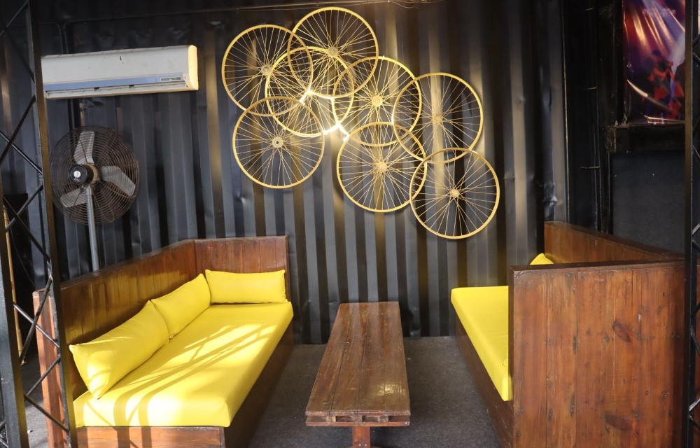 Da Beach Box Pub And Resort – Your Perfect Getaway in Calangute - Baga Rd, Khobra Waddo, Calangute, Goa 403516